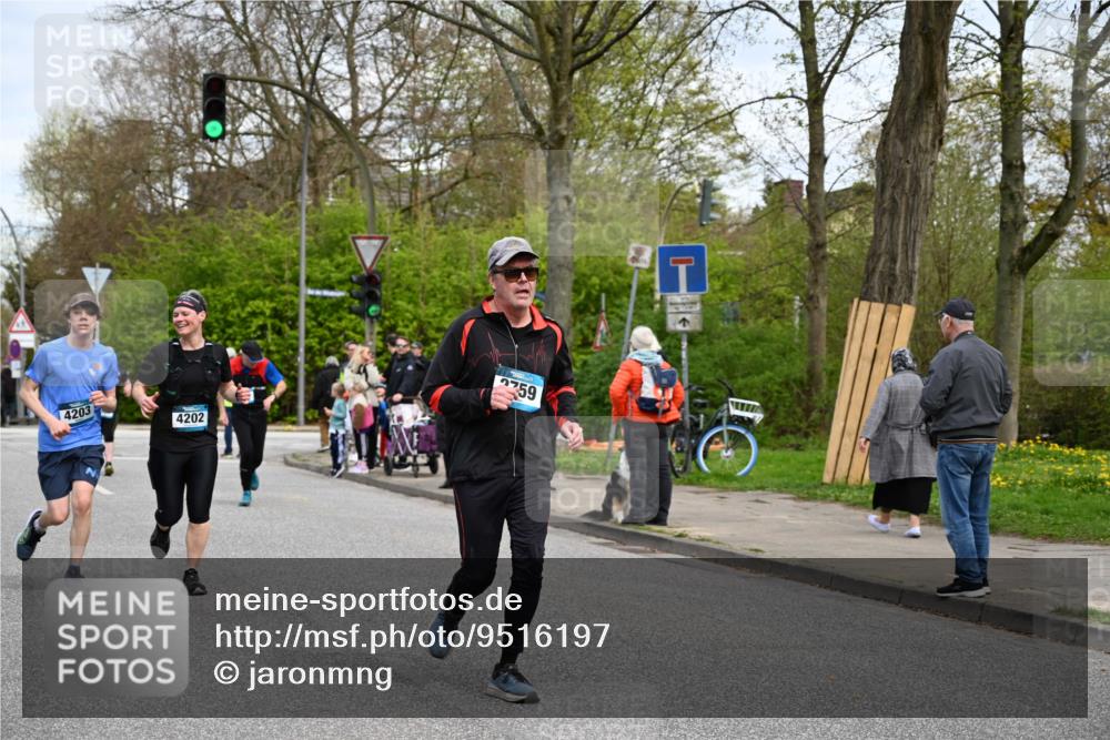 12.04.2026 - 45. Internationalen Wilhelmsburger Insellauf J. Mangold http://msf.ph/oto/9516197 12.04.2026 13:17:41 Ziel 2030, 3199, 3453, 3455, 4194, 5717, 4804, 3604, 2125, 2520, 5204, 3272, 4690, 3252, 4697, 2903, 4104, 5465, 4998, 5332, 4203, 4202, 5836, 2759, 4487, 2833, 3879, 3630, 5714, 4213, 2516, 2517, 4031, 3694, 2018 meine-sportfotos.de