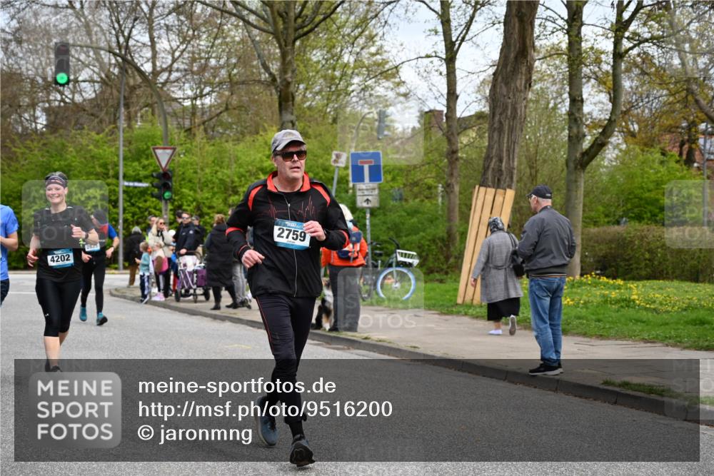 12.04.2026 - 45. Internationalen Wilhelmsburger Insellauf J. Mangold http://msf.ph/oto/9516200 12.04.2026 13:17:42 Ziel 2030, 3199, 3453, 3455, 4194, 5717, 4804, 3604, 2125, 2520, 5204, 3272, 4690, 3252, 4697, 2903, 4104, 5465, 4998, 5332, 5332, 4203, 4202, 5836, 2759, 4487, 2833, 3879, 3879, 3630, 5714, 4213, 2516, 2517, 4031, 3694, 2018 meine-sportfotos.de