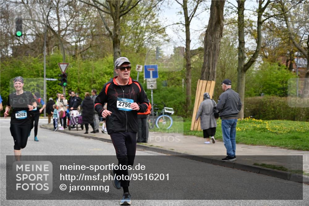12.04.2026 - 45. Internationalen Wilhelmsburger Insellauf J. Mangold http://msf.ph/oto/9516201 12.04.2026 13:17:42 Ziel 2030, 3199, 3453, 3455, 4194, 5717, 4804, 3604, 2125, 2520, 5204, 3272, 4690, 3252, 4697, 2903, 4104, 5465, 4998, 5332, 5332, 4203, 4202, 5836, 2759, 4487, 2833, 3879, 3879, 3630, 5714, 4213, 2516, 2517, 4031, 3694, 2018 meine-sportfotos.de
