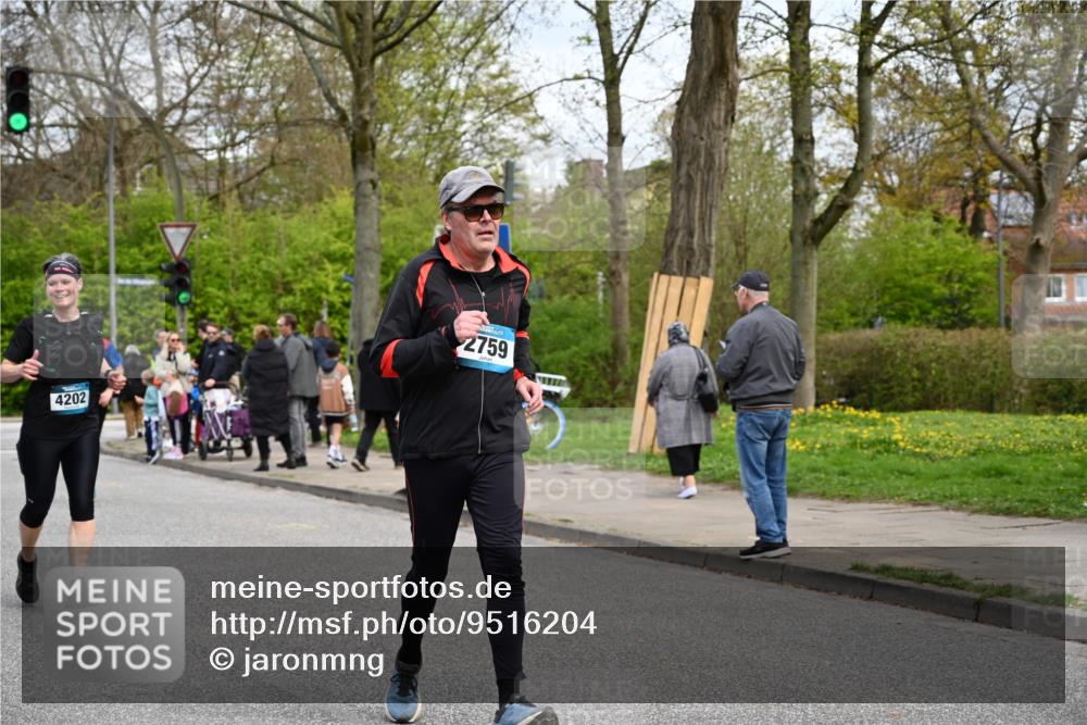 12.04.2026 - 45. Internationalen Wilhelmsburger Insellauf J. Mangold http://msf.ph/oto/9516204 12.04.2026 13:17:42 Ziel 2030, 3199, 3453, 3455, 4194, 5717, 4804, 3604, 2125, 2520, 5204, 3272, 4690, 3252, 4697, 2903, 4104, 5465, 4998, 5332, 5332, 4203, 4202, 5836, 2759, 4487, 2833, 3879, 3879, 3630, 5714, 4213, 2516, 2517, 4031, 3694, 2018 meine-sportfotos.de