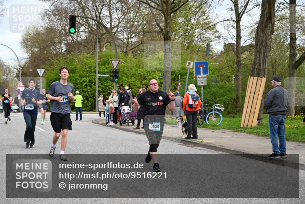 12.04.2026 - 45. Internationalen Wilhelmsburger Insellauf J. Mangold http://msf.ph/oto/9516221 12.04.2026 13:17:49 Ziel 5717, 4804, 3604, 2125, 2520, 5204, 3272, 4690, 3252, 4697, 2903, 4104, 5465, 4998, 5332, 4203, 4202, 5836, 2759, 4487, 2833, 3879, 3630, 5714, 4213, 2516, 2517, 2516, 2517, 4031, 3694, 2018, 2961, 3248, 2570, 2573, 3277 meine-sportfotos.de