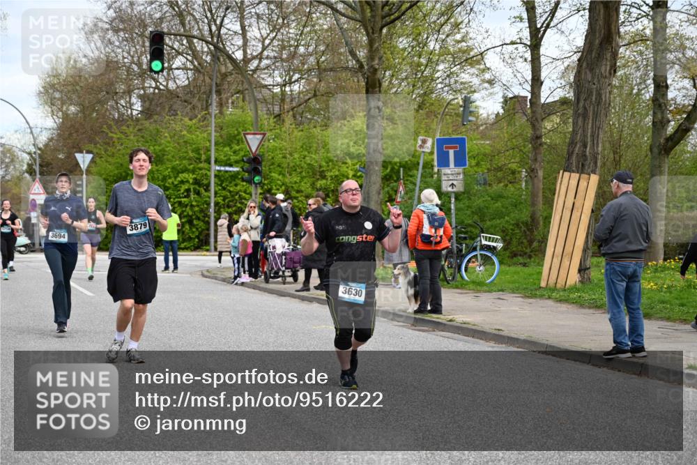 12.04.2026 - 45. Internationalen Wilhelmsburger Insellauf J. Mangold http://msf.ph/oto/9516222 12.04.2026 13:17:49 Ziel 5717, 4804, 3604, 2125, 2520, 5204, 3272, 4690, 3252, 4697, 2903, 4104, 5465, 4998, 5332, 4203, 4202, 5836, 2759, 4487, 2833, 3879, 3630, 5714, 4213, 2516, 2517, 2516, 2517, 4031, 3694, 2018, 2961, 3248, 2570, 2573, 3277 meine-sportfotos.de