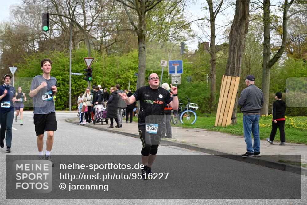12.04.2026 - 45. Internationalen Wilhelmsburger Insellauf J. Mangold http://msf.ph/oto/9516227 12.04.2026 13:17:49 Ziel 5717, 4804, 3604, 2125, 2520, 5204, 3272, 4690, 3252, 4697, 2903, 4104, 5465, 4998, 5332, 4203, 4202, 5836, 2759, 4487, 2833, 3879, 3630, 5714, 4213, 2516, 2517, 2516, 2517, 4031, 3694, 2018, 2961, 3248, 2570, 2573, 3277 meine-sportfotos.de