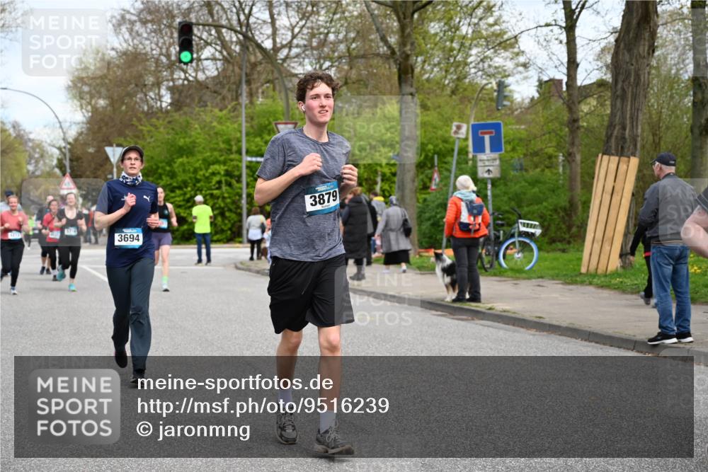 12.04.2026 - 45. Internationalen Wilhelmsburger Insellauf J. Mangold http://msf.ph/oto/9516239 12.04.2026 13:17:51 Ziel 3604, 2125, 2520, 5204, 3272, 4690, 3252, 4697, 2903, 4104, 5465, 4998, 5332, 4203, 4202, 5836, 2759, 4487, 2833, 2833, 3879, 3630, 5714, 4213, 2516, 2517, 4031, 3694, 3694, 2018, 2961, 3248, 2570, 2573, 3277, 3828, 4948, 5488 meine-sportfotos.de