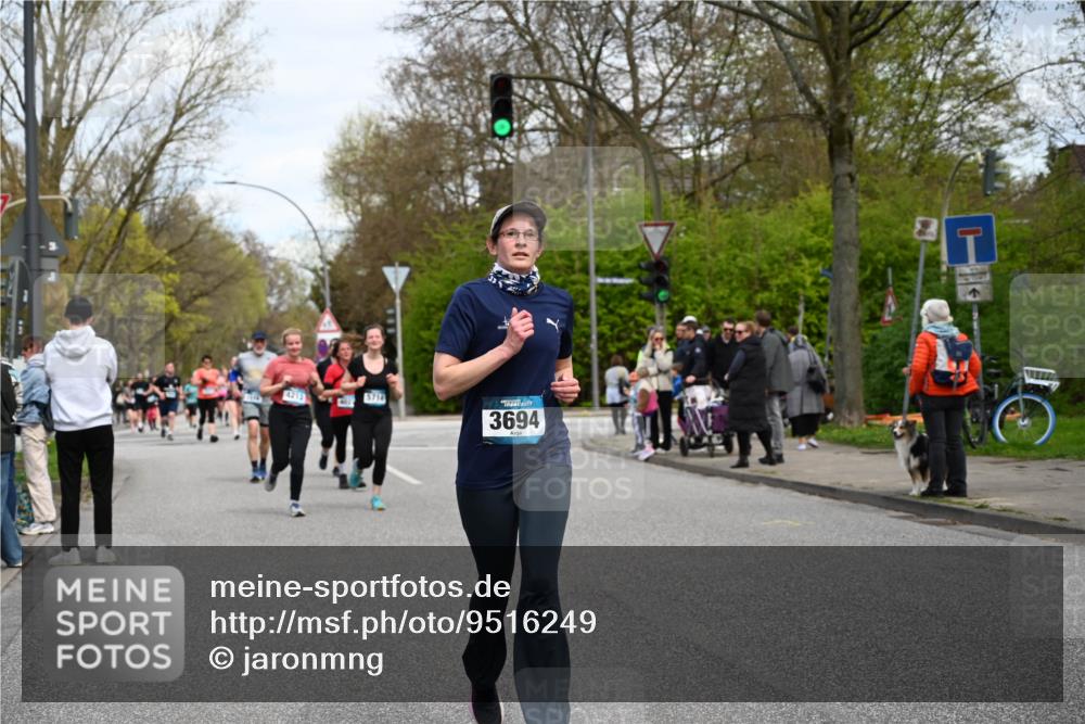 12.04.2026 - 45. Internationalen Wilhelmsburger Insellauf J. Mangold http://msf.ph/oto/9516249 12.04.2026 13:17:52 Ziel 2125, 2520, 5204, 3272, 4690, 3252, 4697, 2903, 4104, 5465, 4998, 5332, 4203, 4202, 5836, 2759, 4487, 2833, 3879, 3630, 5714, 4213, 2516, 2517, 4031, 3694, 2018, 2961, 3248, 2570, 2573, 3277, 3828, 4948, 5488 meine-sportfotos.de
