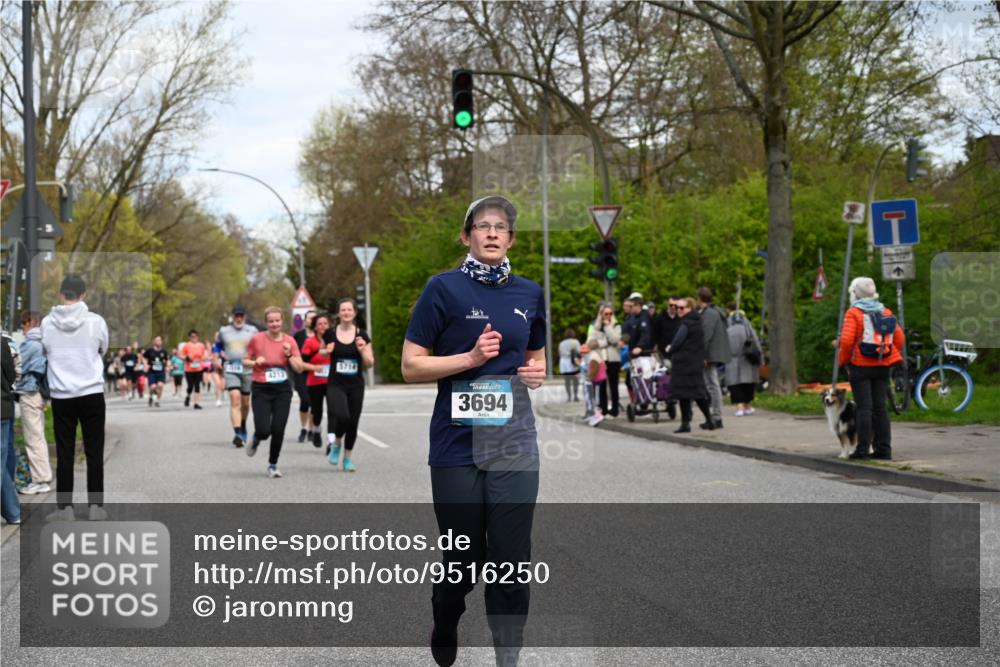 12.04.2026 - 45. Internationalen Wilhelmsburger Insellauf J. Mangold http://msf.ph/oto/9516250 12.04.2026 13:17:52 Ziel 2125, 2520, 5204, 3272, 4690, 3252, 4697, 2903, 4104, 5465, 4998, 5332, 4203, 4202, 5836, 2759, 4487, 2833, 3879, 3630, 5714, 4213, 2516, 2517, 4031, 3694, 2018, 2961, 3248, 2570, 2573, 3277, 3828, 4948, 5488 meine-sportfotos.de