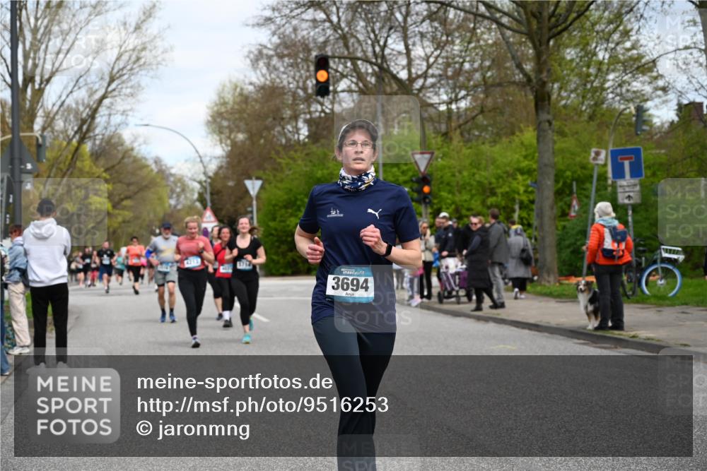 12.04.2026 - 45. Internationalen Wilhelmsburger Insellauf J. Mangold http://msf.ph/oto/9516253 12.04.2026 13:17:52 Ziel 2125, 2520, 5204, 3272, 4690, 3252, 4697, 2903, 4104, 5465, 4998, 5332, 4203, 4202, 5836, 2759, 4487, 2833, 3879, 3630, 5714, 4213, 2516, 2517, 4031, 3694, 2018, 2961, 3248, 2570, 2573, 3277, 3828, 4948, 5488 meine-sportfotos.de