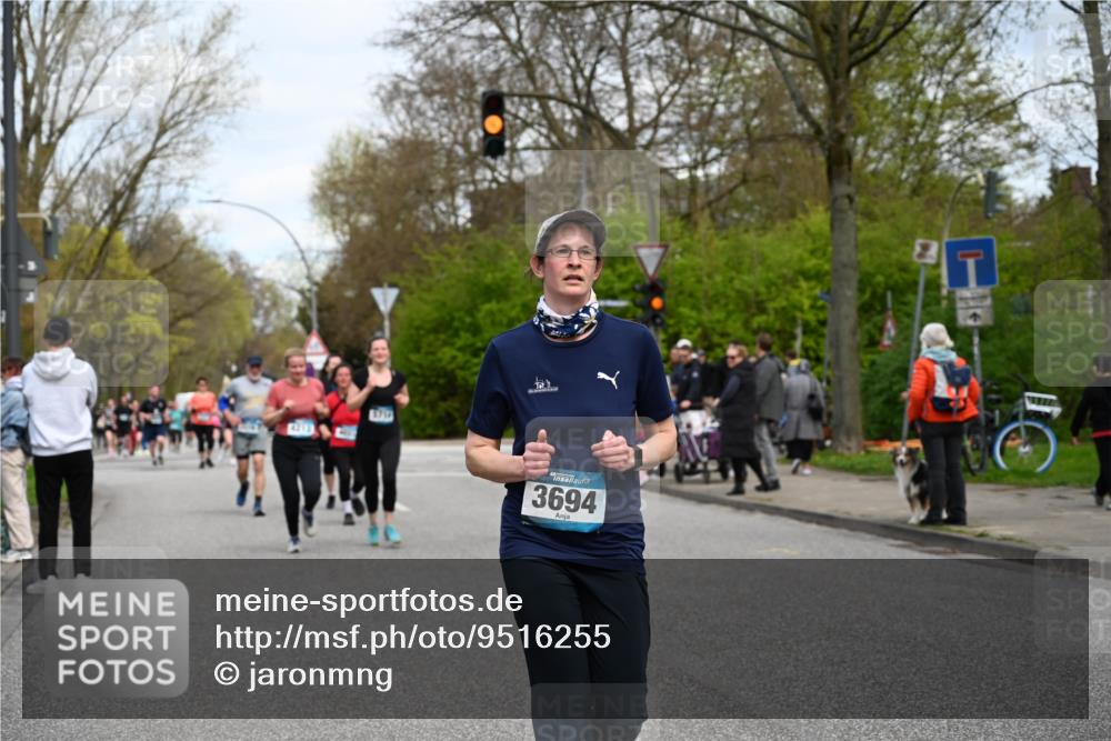 12.04.2026 - 45. Internationalen Wilhelmsburger Insellauf J. Mangold http://msf.ph/oto/9516255 12.04.2026 13:17:52 Ziel 2125, 2520, 5204, 3272, 4690, 3252, 4697, 2903, 4104, 5465, 4998, 5332, 4203, 4202, 5836, 2759, 4487, 2833, 3879, 3630, 5714, 4213, 2516, 2517, 4031, 3694, 2018, 2961, 3248, 2570, 2573, 3277, 3828, 4948, 5488 meine-sportfotos.de