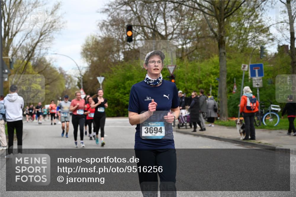 12.04.2026 - 45. Internationalen Wilhelmsburger Insellauf J. Mangold http://msf.ph/oto/9516256 12.04.2026 13:17:53 Ziel 2125, 2520, 5204, 3272, 4690, 3252, 4697, 2903, 4104, 5465, 4998, 5332, 4203, 4202, 5836, 2759, 4487, 2833, 3879, 3630, 5714, 4213, 2516, 2517, 4031, 3694, 2018, 2018, 2961, 3248, 2570, 2573, 3277, 3828, 4948, 5488, 5663 meine-sportfotos.de
