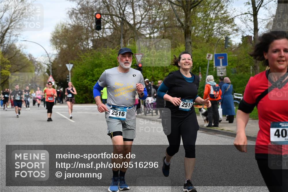 12.04.2026 - 45. Internationalen Wilhelmsburger Insellauf J. Mangold http://msf.ph/oto/9516296 12.04.2026 13:17:58 Ziel 5204, 3272, 4690, 3252, 4697, 2903, 4104, 5465, 4998, 5332, 4203, 4202, 5836, 2759, 4487, 2833, 3879, 3630, 5714, 4213, 2516, 2517, 4031, 3694, 2018, 2961, 3248, 2570, 2573, 3277, 3828, 4948, 5488, 5663, 4727, 5541, 4153, 3528, 3527, 4400, 4403, 4556 meine-sportfotos.de