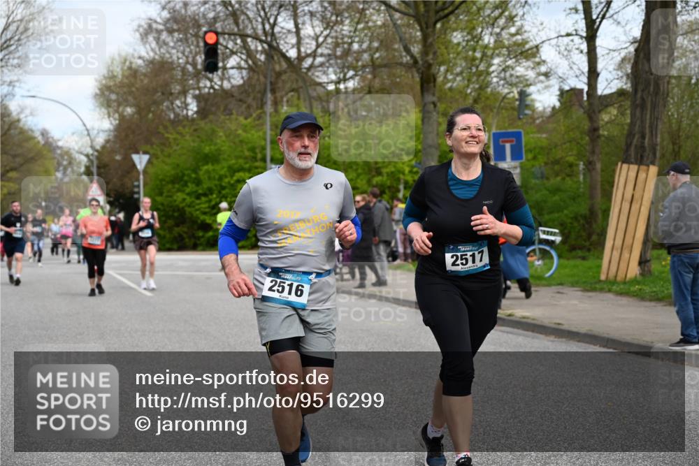 12.04.2026 - 45. Internationalen Wilhelmsburger Insellauf J. Mangold http://msf.ph/oto/9516299 12.04.2026 13:17:58 Ziel 5204, 3272, 4690, 3252, 4697, 2903, 4104, 5465, 4998, 5332, 4203, 4202, 5836, 2759, 4487, 2833, 3879, 3630, 5714, 4213, 2516, 2517, 4031, 3694, 2018, 2961, 3248, 2570, 2573, 3277, 3828, 4948, 5488, 5663, 4727, 5541, 4153, 3528, 3527, 4400, 4403, 4556 meine-sportfotos.de