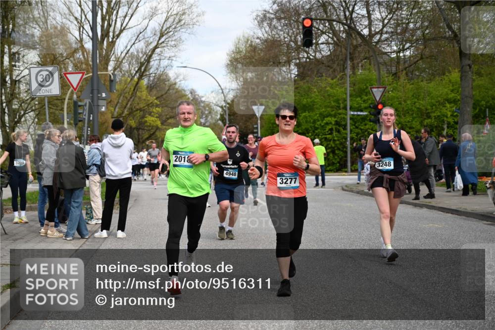 12.04.2026 - 45. Internationalen Wilhelmsburger Insellauf J. Mangold http://msf.ph/oto/9516311 12.04.2026 13:18:04 Ziel 4104, 5465, 4998, 5332, 4203, 4202, 5836, 2759, 4487, 2833, 3879, 3630, 5714, 4213, 2516, 2517, 4031, 3694, 2018, 2961, 3248, 2570, 2573, 3277, 3828, 4948, 5488, 5663, 4727, 5541, 4153, 3528, 3527, 4400, 4403, 4556, 4626, 2019, 3940, 3482 meine-sportfotos.de