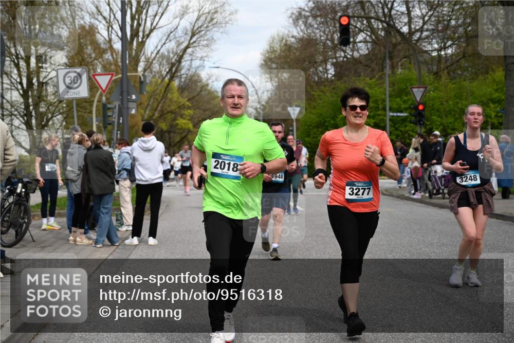 12.04.2026 - 45. Internationalen Wilhelmsburger Insellauf J. Mangold http://msf.ph/oto/9516318 12.04.2026 13:18:04 Ziel 4104, 5465, 4998, 5332, 4203, 4202, 5836, 2759, 4487, 2833, 3879, 3630, 5714, 4213, 2516, 2517, 4031, 3694, 2018, 2961, 3248, 2570, 2573, 3277, 3828, 4948, 5488, 5663, 4727, 5541, 4153, 3528, 3527, 4400, 4403, 4556, 4626, 2019, 3940, 3482 meine-sportfotos.de