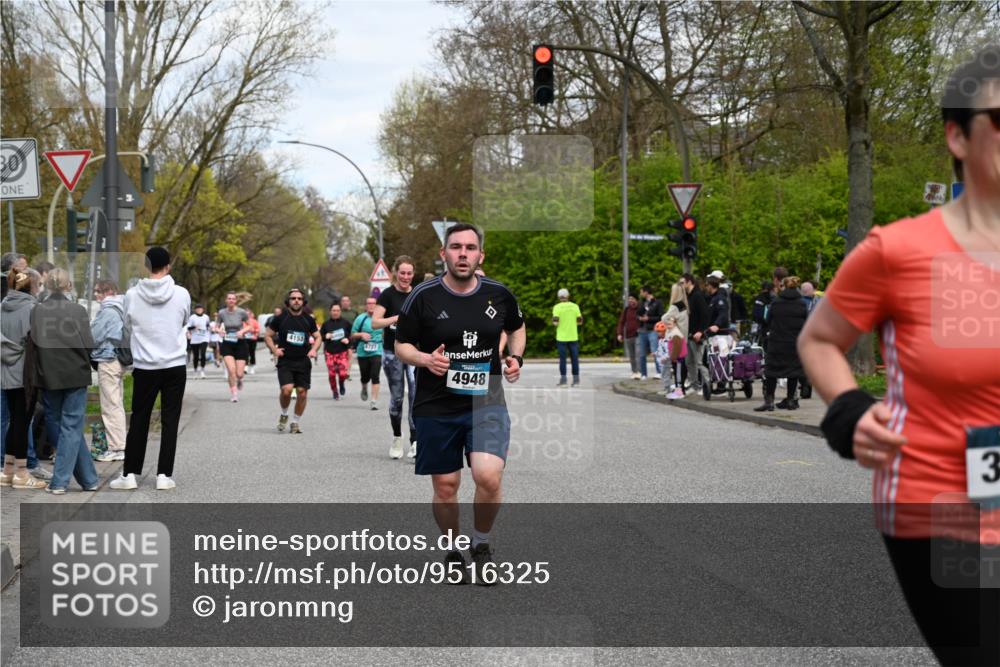 12.04.2026 - 45. Internationalen Wilhelmsburger Insellauf J. Mangold http://msf.ph/oto/9516325 12.04.2026 13:18:06 Ziel 5332, 4203, 4202, 5836, 2759, 4487, 2833, 3879, 3630, 5714, 4213, 2516, 2517, 4031, 3694, 2018, 2961, 3248, 2570, 2573, 3277, 3828, 4948, 5488, 5663, 4727, 5541, 4153, 3528, 3527, 4400, 4403, 4556, 4626, 2019, 3940, 3482 meine-sportfotos.de