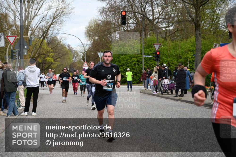 12.04.2026 - 45. Internationalen Wilhelmsburger Insellauf J. Mangold http://msf.ph/oto/9516326 12.04.2026 13:18:06 Ziel 5332, 4203, 4202, 5836, 2759, 4487, 2833, 3879, 3630, 5714, 4213, 2516, 2517, 4031, 3694, 2018, 2961, 3248, 2570, 2573, 3277, 3828, 4948, 5488, 5663, 4727, 5541, 4153, 3528, 3527, 4400, 4403, 4556, 4626, 2019, 3940, 3482 meine-sportfotos.de