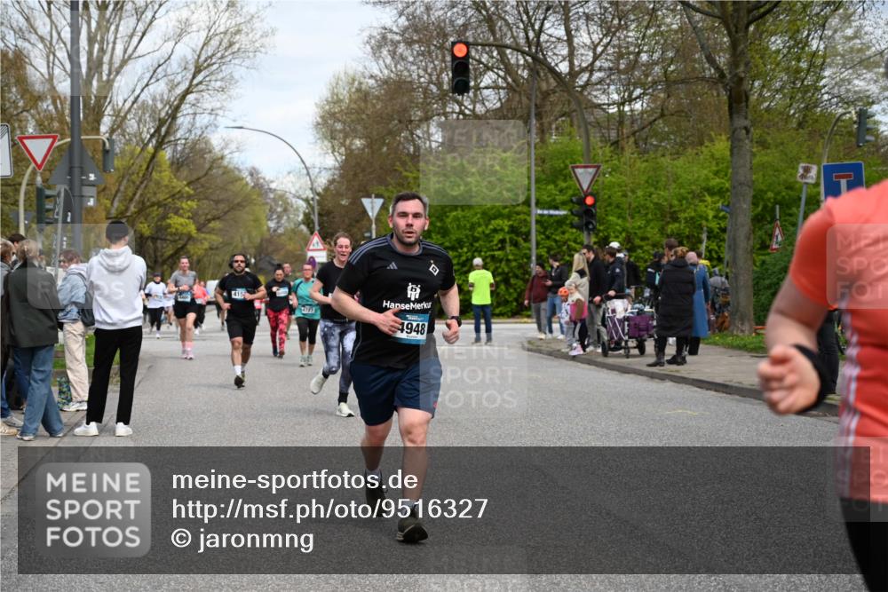 12.04.2026 - 45. Internationalen Wilhelmsburger Insellauf J. Mangold http://msf.ph/oto/9516327 12.04.2026 13:18:06 Ziel 5332, 4203, 4202, 5836, 2759, 4487, 2833, 3879, 3630, 5714, 4213, 2516, 2517, 4031, 3694, 2018, 2961, 3248, 2570, 2573, 3277, 3828, 4948, 5488, 5663, 4727, 5541, 4153, 3528, 3527, 4400, 4403, 4556, 4626, 2019, 3940, 3482 meine-sportfotos.de