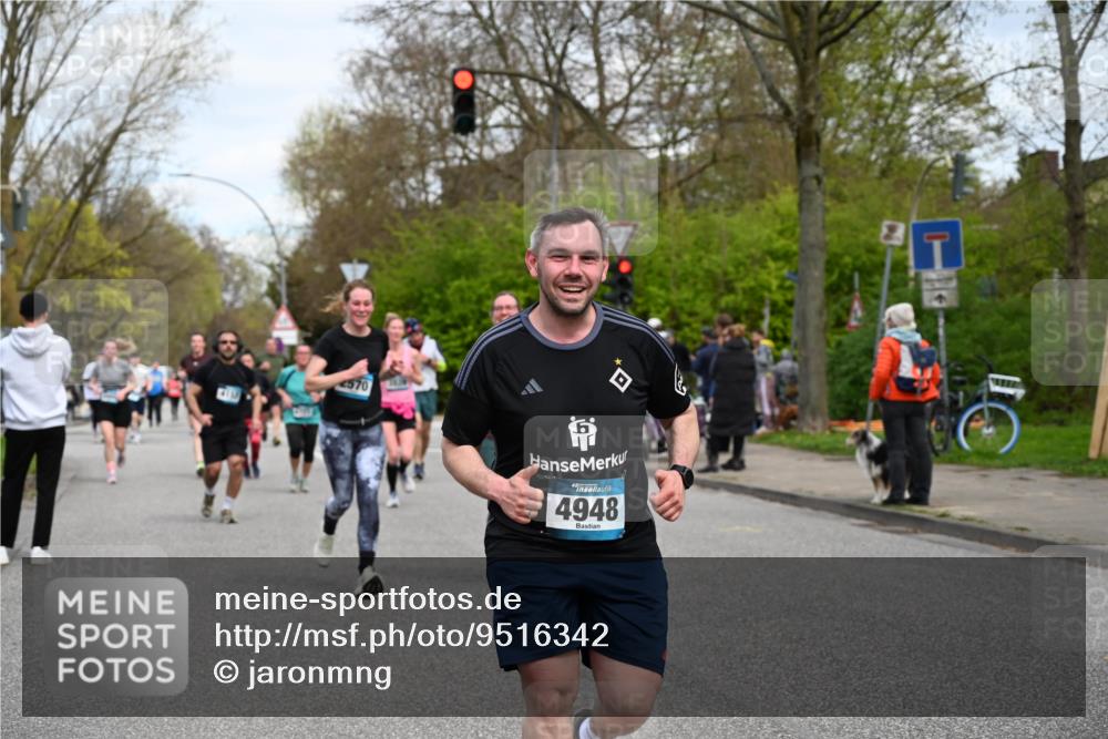 12.04.2026 - 45. Internationalen Wilhelmsburger Insellauf J. Mangold http://msf.ph/oto/9516342 12.04.2026 13:18:07 Ziel 5332, 4203, 4202, 5836, 2759, 4487, 2833, 3879, 3630, 5714, 4213, 2516, 2517, 4031, 3694, 2018, 2961, 2961, 3248, 2570, 2573, 3277, 3828, 4948, 5488, 5663, 4727, 5541, 4153, 4727, 5541, 4153, 3528, 3527, 4400, 4403, 4556, 4626, 2019, 3940, 3482 meine-sportfotos.de