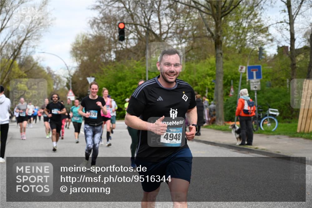12.04.2026 - 45. Internationalen Wilhelmsburger Insellauf J. Mangold http://msf.ph/oto/9516344 12.04.2026 13:18:07 Ziel 5332, 4203, 4202, 5836, 2759, 4487, 2833, 3879, 3630, 5714, 4213, 2516, 2517, 4031, 3694, 2018, 2961, 2961, 3248, 2570, 2573, 3277, 3828, 4948, 5488, 5663, 4727, 5541, 4153, 4727, 5541, 4153, 3528, 3527, 4400, 4403, 4556, 4626, 2019, 3940, 3482 meine-sportfotos.de