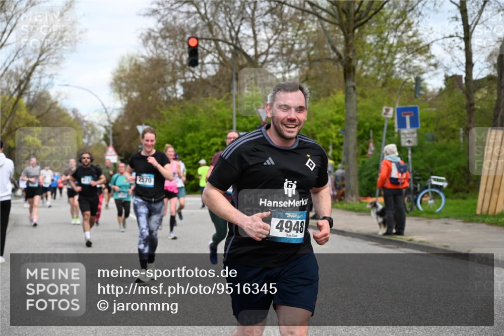 12.04.2026 - 45. Internationalen Wilhelmsburger Insellauf J. Mangold http://msf.ph/oto/9516345 12.04.2026 13:18:07 Ziel 5332, 4203, 4202, 5836, 2759, 4487, 2833, 3879, 3630, 5714, 4213, 2516, 2517, 4031, 3694, 2018, 2961, 2961, 3248, 2570, 2573, 3277, 3828, 4948, 5488, 5663, 4727, 5541, 4153, 4727, 5541, 4153, 3528, 3527, 4400, 4403, 4556, 4626, 2019, 3940, 3482 meine-sportfotos.de