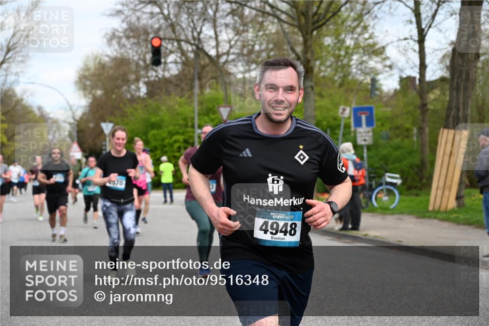 12.04.2026 - 45. Internationalen Wilhelmsburger Insellauf J. Mangold http://msf.ph/oto/9516348 12.04.2026 13:18:07 Ziel 5332, 4203, 4202, 5836, 2759, 4487, 2833, 3879, 3630, 5714, 4213, 2516, 2517, 4031, 3694, 2018, 2961, 2961, 3248, 2570, 2573, 3277, 3828, 4948, 5488, 5663, 4727, 5541, 4153, 4727, 5541, 4153, 3528, 3527, 4400, 4403, 4556, 4626, 2019, 3940, 3482 meine-sportfotos.de