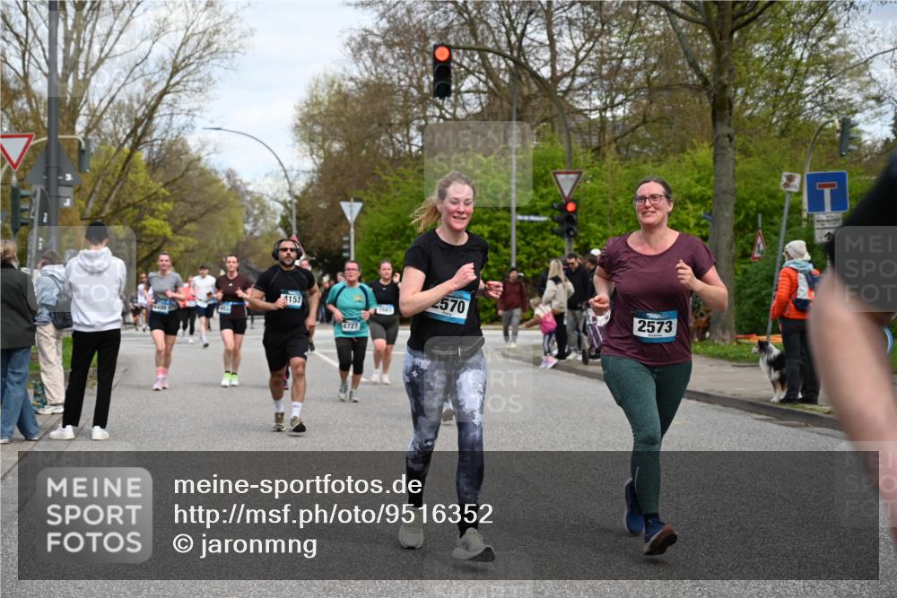 12.04.2026 - 45. Internationalen Wilhelmsburger Insellauf J. Mangold http://msf.ph/oto/9516352 12.04.2026 13:18:08 Ziel 4203, 4202, 5836, 2759, 4487, 2833, 3879, 3630, 5714, 4213, 2516, 2517, 4031, 3694, 2018, 2961, 3248, 3248, 2570, 2573, 3277, 3828, 4948, 5488, 5663, 4727, 5541, 4153, 3528, 3527, 4400, 4403, 3528, 3527, 4400, 4403, 4556, 4626, 2019, 3940, 3482 meine-sportfotos.de