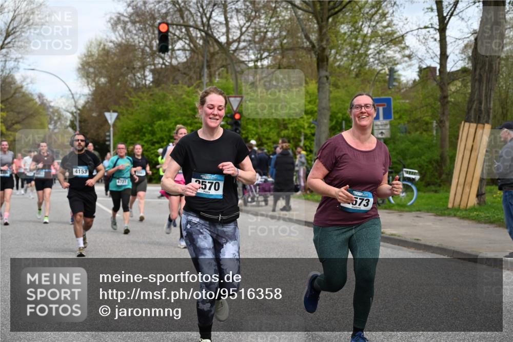 12.04.2026 - 45. Internationalen Wilhelmsburger Insellauf J. Mangold http://msf.ph/oto/9516358 12.04.2026 13:18:09 Ziel 4203, 4202, 5836, 2759, 4487, 2833, 3879, 3630, 5714, 4213, 2516, 2517, 4031, 3694, 2018, 2961, 3248, 2570, 2573, 2570, 2573, 3277, 3828, 4948, 5488, 5663, 4727, 5541, 4153, 3528, 3527, 4400, 4403, 4556, 4556, 4626, 2019, 3940, 3482 meine-sportfotos.de
