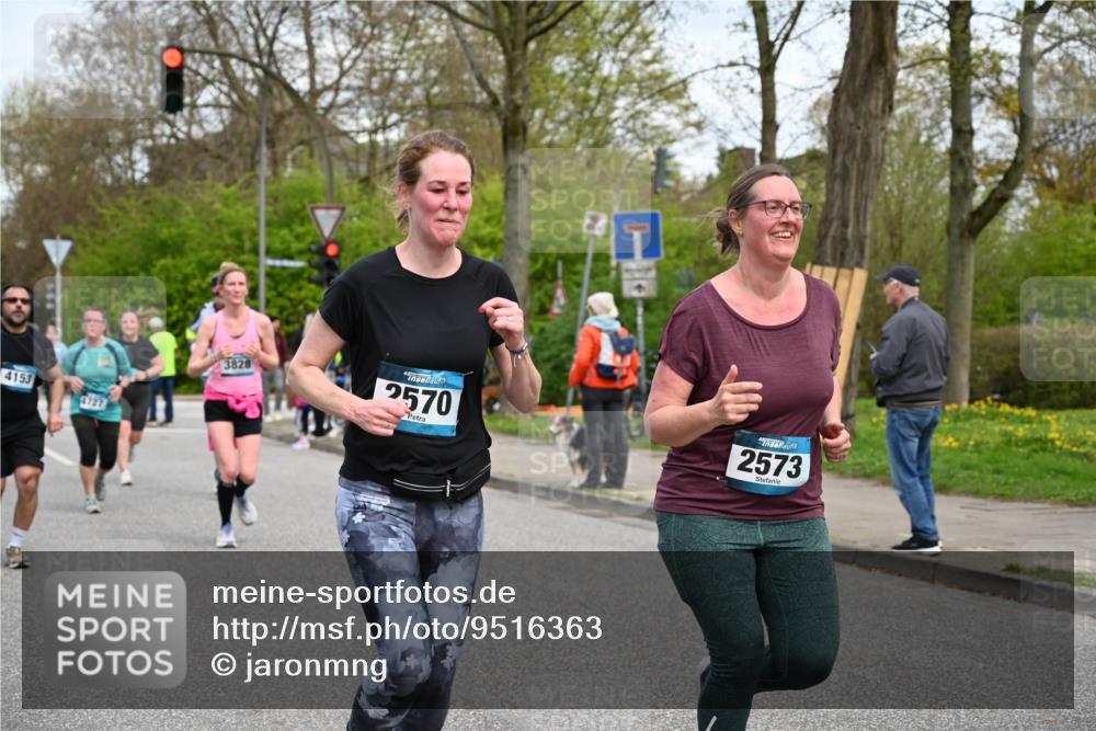 12.04.2026 - 45. Internationalen Wilhelmsburger Insellauf J. Mangold http://msf.ph/oto/9516363 12.04.2026 13:18:09 Ziel 4203, 4202, 5836, 2759, 4487, 2833, 3879, 3630, 5714, 4213, 2516, 2517, 4031, 3694, 2018, 2961, 3248, 2570, 2573, 2570, 2573, 3277, 3828, 4948, 5488, 5663, 4727, 5541, 4153, 3528, 3527, 4400, 4403, 4556, 4556, 4626, 2019, 3940, 3482 meine-sportfotos.de