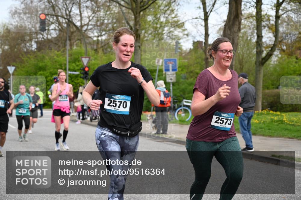 12.04.2026 - 45. Internationalen Wilhelmsburger Insellauf J. Mangold http://msf.ph/oto/9516364 12.04.2026 13:18:09 Ziel 4203, 4202, 5836, 2759, 4487, 2833, 3879, 3630, 5714, 4213, 2516, 2517, 4031, 3694, 2018, 2961, 3248, 2570, 2573, 2570, 2573, 3277, 3828, 4948, 5488, 5663, 4727, 5541, 4153, 3528, 3527, 4400, 4403, 4556, 4556, 4626, 2019, 3940, 3482 meine-sportfotos.de