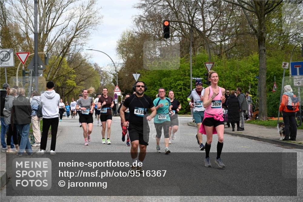 12.04.2026 - 45. Internationalen Wilhelmsburger Insellauf J. Mangold http://msf.ph/oto/9516367 12.04.2026 13:18:10 Ziel 4203, 4202, 5836, 2759, 4487, 2833, 3879, 3630, 5714, 4213, 2516, 2517, 4031, 3694, 2018, 2961, 3248, 2570, 2573, 3277, 3828, 4948, 5488, 5663, 4727, 5541, 4153, 3528, 3527, 4400, 4403, 4556, 4626, 2019, 3940, 3482, 3524 meine-sportfotos.de
