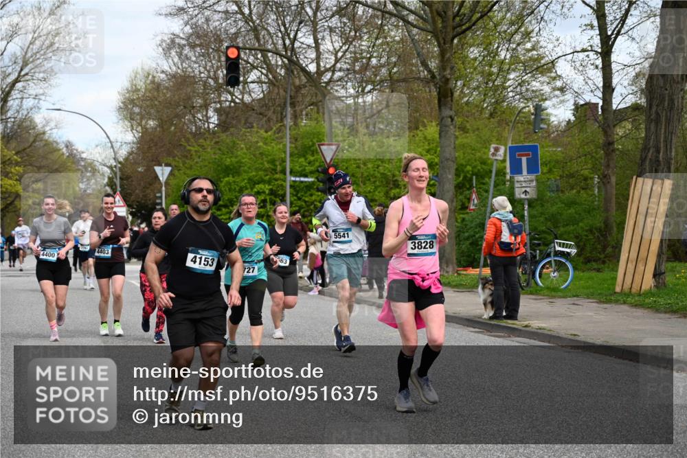 12.04.2026 - 45. Internationalen Wilhelmsburger Insellauf J. Mangold http://msf.ph/oto/9516375 12.04.2026 13:18:11 Ziel 4202, 5836, 2759, 4487, 2833, 3879, 3630, 5714, 4213, 2516, 2517, 4031, 3694, 2018, 2961, 3248, 2570, 2573, 3277, 3828, 4948, 5488, 5663, 4727, 5541, 4153, 3528, 3527, 4400, 4403, 4556, 4626, 2019, 3940, 3482, 3524, 2572 meine-sportfotos.de