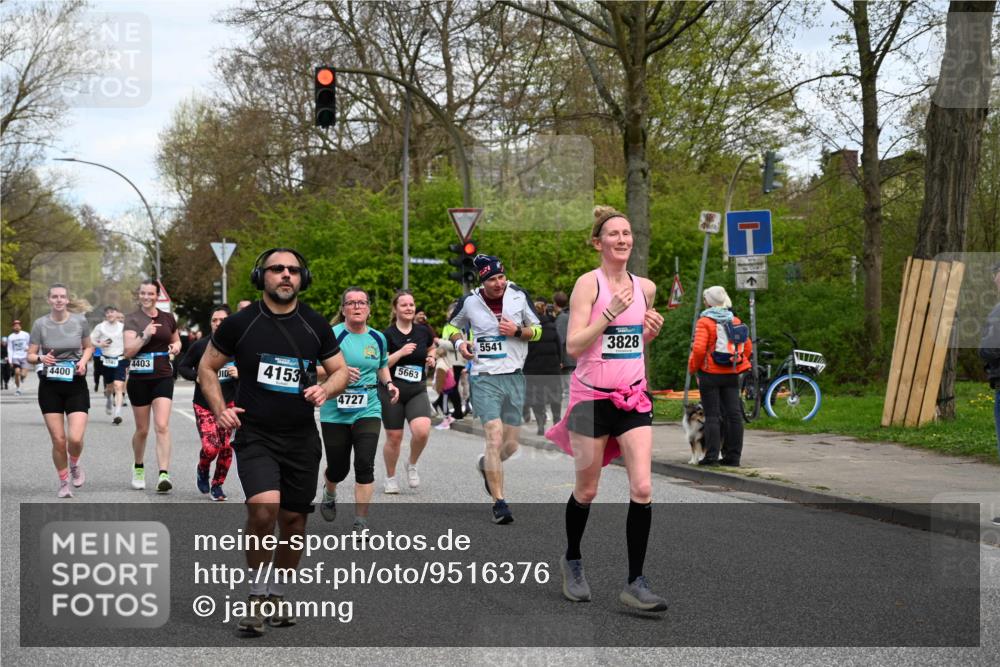 12.04.2026 - 45. Internationalen Wilhelmsburger Insellauf J. Mangold http://msf.ph/oto/9516376 12.04.2026 13:18:11 Ziel 4202, 5836, 2759, 4487, 2833, 3879, 3630, 5714, 4213, 2516, 2517, 4031, 3694, 2018, 2961, 3248, 2570, 2573, 3277, 3828, 4948, 5488, 5663, 4727, 5541, 4153, 3528, 3527, 4400, 4403, 4556, 4626, 2019, 3940, 3482, 3524, 2572 meine-sportfotos.de
