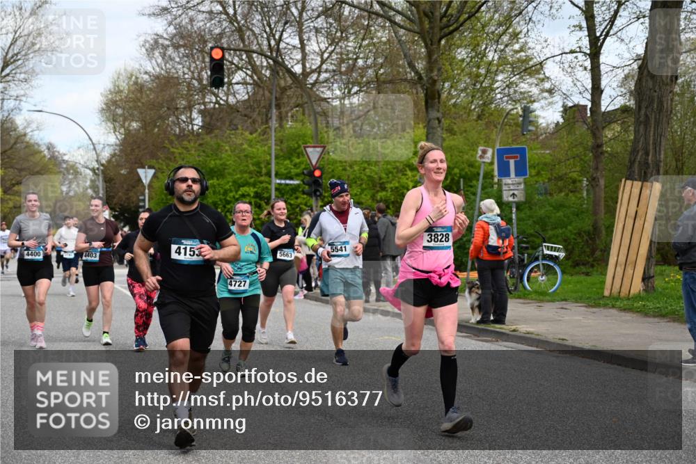 12.04.2026 - 45. Internationalen Wilhelmsburger Insellauf J. Mangold http://msf.ph/oto/9516377 12.04.2026 13:18:11 Ziel 4202, 5836, 2759, 4487, 2833, 3879, 3630, 5714, 4213, 2516, 2517, 4031, 3694, 2018, 2961, 3248, 2570, 2573, 3277, 3828, 4948, 5488, 5663, 4727, 5541, 4153, 3528, 3527, 4400, 4403, 4556, 4626, 2019, 3940, 3482, 3524, 2572 meine-sportfotos.de