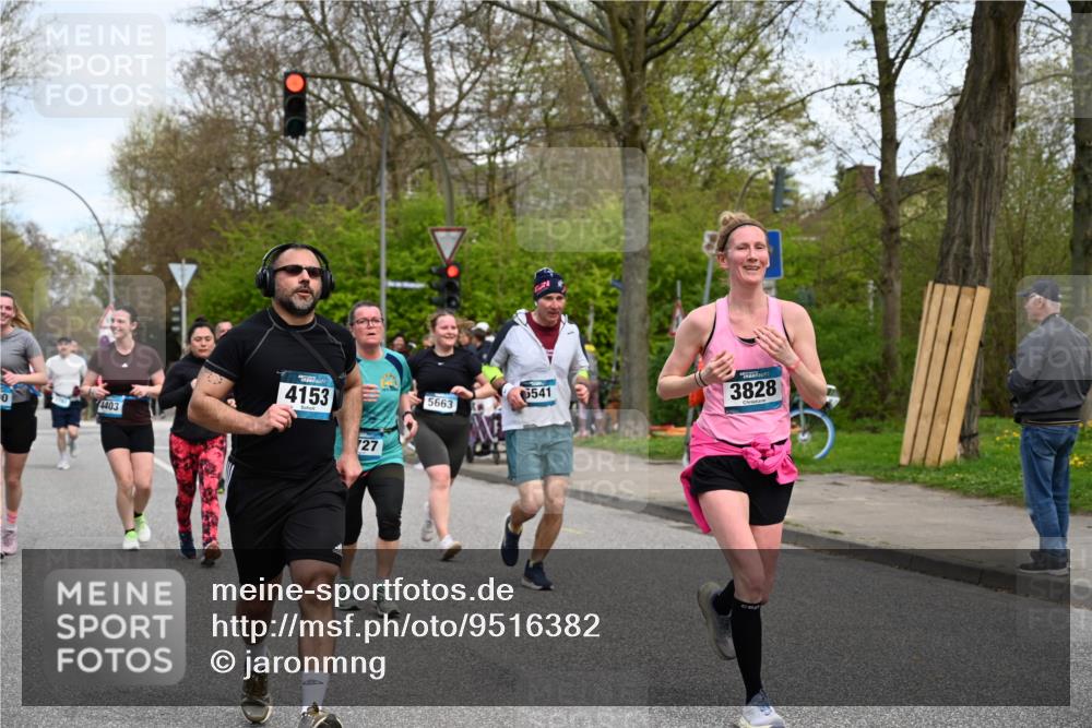 12.04.2026 - 45. Internationalen Wilhelmsburger Insellauf J. Mangold http://msf.ph/oto/9516382 12.04.2026 13:18:11 Ziel 4202, 5836, 2759, 4487, 2833, 3879, 3630, 5714, 4213, 2516, 2517, 4031, 3694, 2018, 2961, 3248, 2570, 2573, 3277, 3828, 4948, 5488, 5663, 4727, 5541, 4153, 3528, 3527, 4400, 4403, 4556, 4626, 2019, 3940, 3482, 3524, 2572 meine-sportfotos.de