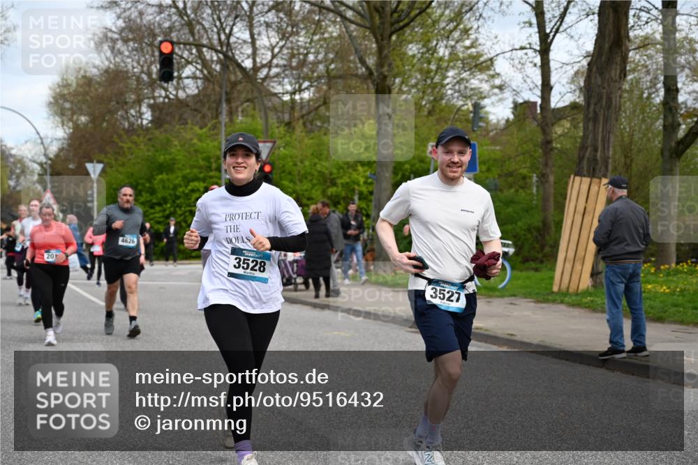 12.04.2026 - 45. Internationalen Wilhelmsburger Insellauf J. Mangold http://msf.ph/oto/9516432 12.04.2026 13:18:18 Ziel 3879, 3630, 5714, 4213, 2516, 2517, 4031, 3694, 2018, 2961, 3248, 2570, 2573, 3277, 3828, 4948, 5488, 5663, 4727, 5541, 4153, 3528, 3527, 4400, 4403, 4556, 4626, 2019, 3940, 3482, 3524, 2572, 3587, 4734, 2061 meine-sportfotos.de