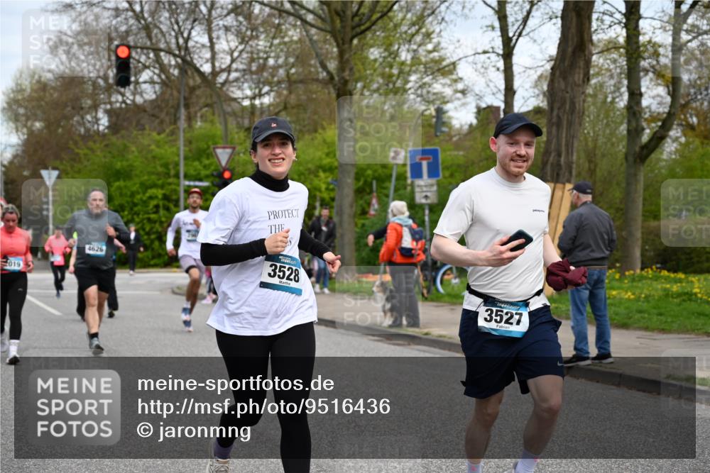 12.04.2026 - 45. Internationalen Wilhelmsburger Insellauf J. Mangold http://msf.ph/oto/9516436 12.04.2026 13:18:18 Ziel 3879, 3630, 5714, 4213, 2516, 2517, 4031, 3694, 2018, 2961, 3248, 2570, 2573, 3277, 3828, 4948, 5488, 5663, 4727, 5541, 4153, 3528, 3527, 4400, 4403, 4556, 4626, 2019, 3940, 3482, 3524, 2572, 3587, 4734, 2061 meine-sportfotos.de