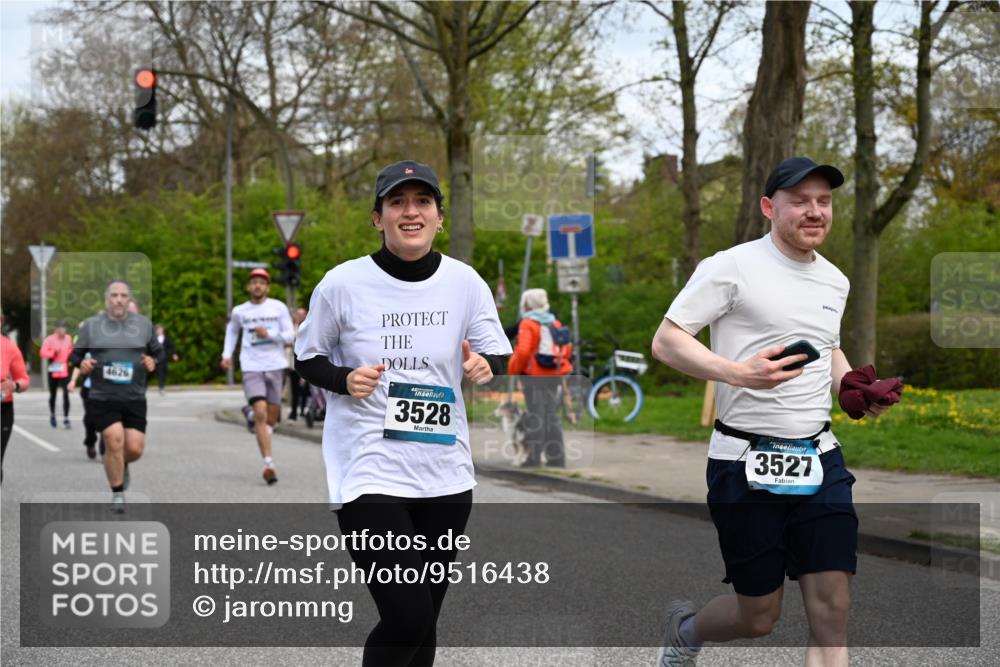 12.04.2026 - 45. Internationalen Wilhelmsburger Insellauf J. Mangold http://msf.ph/oto/9516438 12.04.2026 13:18:18 Ziel 3879, 3630, 5714, 4213, 2516, 2517, 4031, 3694, 2018, 2961, 3248, 2570, 2573, 3277, 3828, 4948, 5488, 5663, 4727, 5541, 4153, 3528, 3527, 4400, 4403, 4556, 4626, 2019, 3940, 3482, 3524, 2572, 3587, 4734, 2061 meine-sportfotos.de