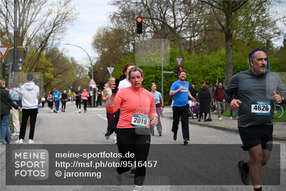 12.04.2026 - 45. Internationalen Wilhelmsburger Insellauf J. Mangold http://msf.ph/oto/9516457 12.04.2026 13:18:21 Ziel 3630, 5714, 4213, 2516, 2517, 4031, 3694, 2018, 2961, 3248, 2570, 2573, 3277, 3828, 4948, 5488, 5663, 4727, 5541, 4153, 3528, 3527, 4400, 4403, 4556, 4556, 4626, 2019, 3940, 3482, 3524, 2572, 3587, 4734, 2061, 4020 meine-sportfotos.de