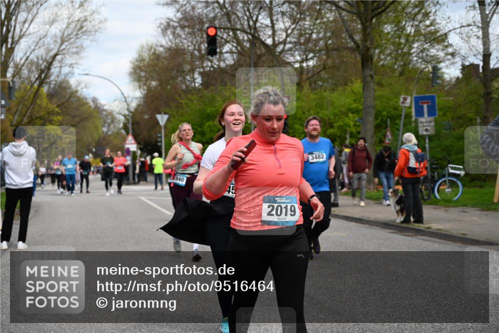 12.04.2026 - 45. Internationalen Wilhelmsburger Insellauf J. Mangold http://msf.ph/oto/9516464 12.04.2026 13:18:22 Ziel 3630, 5714, 4213, 2516, 2517, 4031, 3694, 2018, 2961, 3248, 2570, 2573, 3277, 3828, 4948, 5488, 5663, 4727, 5541, 4153, 3528, 3527, 4400, 4403, 4556, 4626, 2019, 3940, 3482, 3524, 3524, 2572, 3587, 4734, 2061, 4020 meine-sportfotos.de