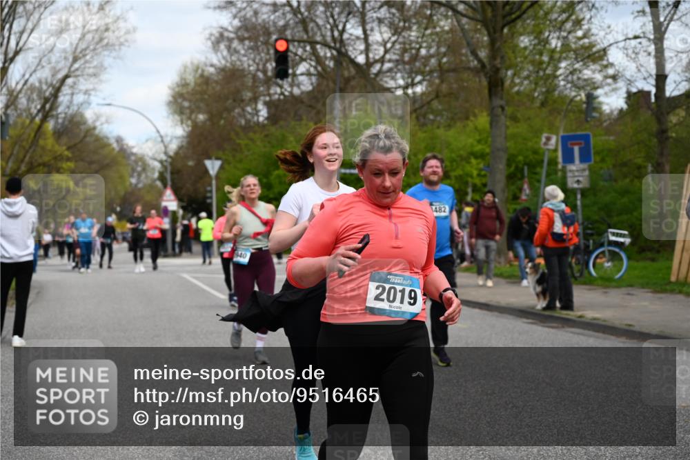 12.04.2026 - 45. Internationalen Wilhelmsburger Insellauf J. Mangold http://msf.ph/oto/9516465 12.04.2026 13:18:22 Ziel 3630, 5714, 4213, 2516, 2517, 4031, 3694, 2018, 2961, 3248, 2570, 2573, 3277, 3828, 4948, 5488, 5663, 4727, 5541, 4153, 3528, 3527, 4400, 4403, 4556, 4626, 2019, 3940, 3482, 3524, 3524, 2572, 3587, 4734, 2061, 4020 meine-sportfotos.de
