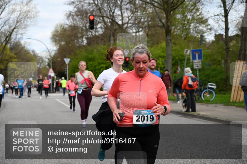 12.04.2026 - 45. Internationalen Wilhelmsburger Insellauf J. Mangold http://msf.ph/oto/9516467 12.04.2026 13:18:22 Ziel 3630, 5714, 4213, 2516, 2517, 4031, 3694, 2018, 2961, 3248, 2570, 2573, 3277, 3828, 4948, 5488, 5663, 4727, 5541, 4153, 3528, 3527, 4400, 4403, 4556, 4626, 2019, 3940, 3482, 3524, 3524, 2572, 3587, 4734, 2061, 4020 meine-sportfotos.de