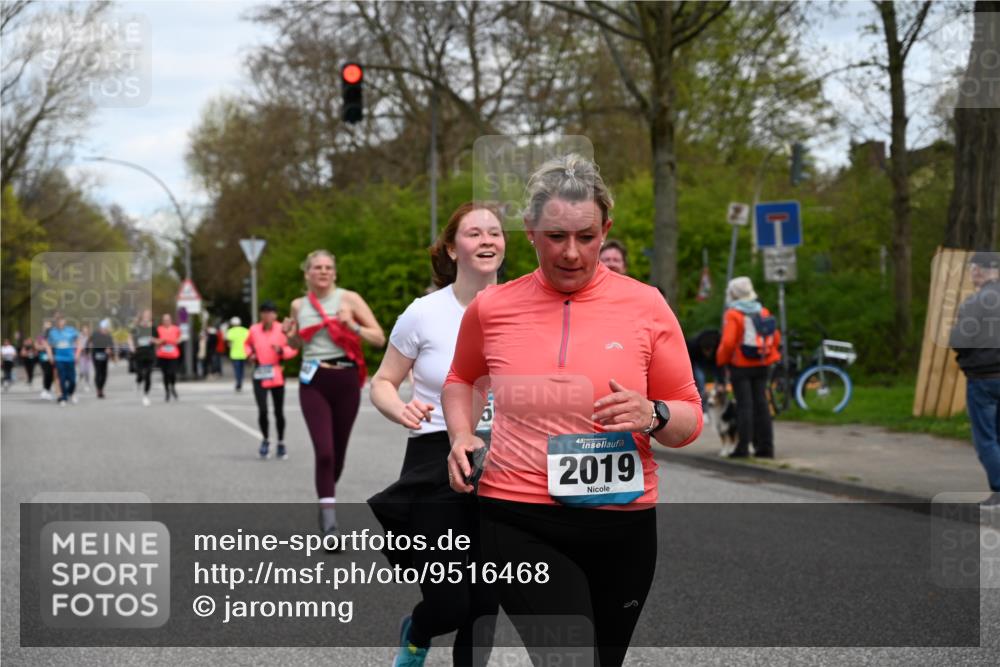 12.04.2026 - 45. Internationalen Wilhelmsburger Insellauf J. Mangold http://msf.ph/oto/9516468 12.04.2026 13:18:22 Ziel 3630, 5714, 4213, 2516, 2517, 4031, 3694, 2018, 2961, 3248, 2570, 2573, 3277, 3828, 4948, 5488, 5663, 4727, 5541, 4153, 3528, 3527, 4400, 4403, 4556, 4626, 2019, 3940, 3482, 3524, 3524, 2572, 3587, 4734, 2061, 4020 meine-sportfotos.de