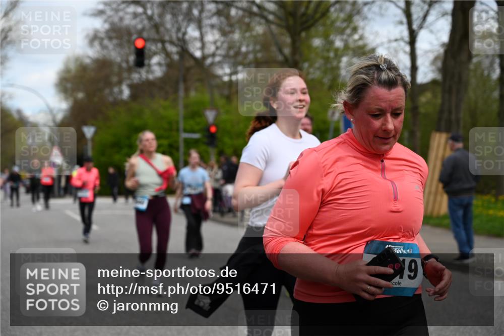 12.04.2026 - 45. Internationalen Wilhelmsburger Insellauf J. Mangold http://msf.ph/oto/9516471 12.04.2026 13:18:23 Ziel 2516, 2517, 4031, 3694, 2018, 2961, 3248, 2570, 2573, 3277, 3828, 4948, 5488, 5663, 4727, 5541, 4153, 3528, 3527, 4400, 4403, 4556, 4626, 2019, 3940, 3482, 3524, 2572, 2572, 3587, 4734, 2061, 4020 meine-sportfotos.de