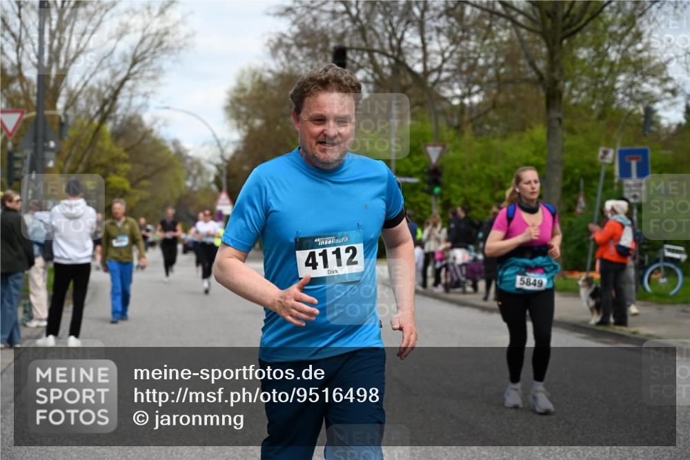 12.04.2026 - 45. Internationalen Wilhelmsburger Insellauf J. Mangold http://msf.ph/oto/9516498 12.04.2026 13:18:35 Ziel 3277, 3828, 4948, 5488, 5663, 4727, 5541, 4153, 3528, 3527, 4400, 4403, 4556, 4626, 2019, 3940, 3482, 3524, 2572, 2572, 3587, 4734, 2061, 4020, 5849, 4639, 3809, 4660, 2174, 5019, 4543, 4793, 5786, 4112 meine-sportfotos.de