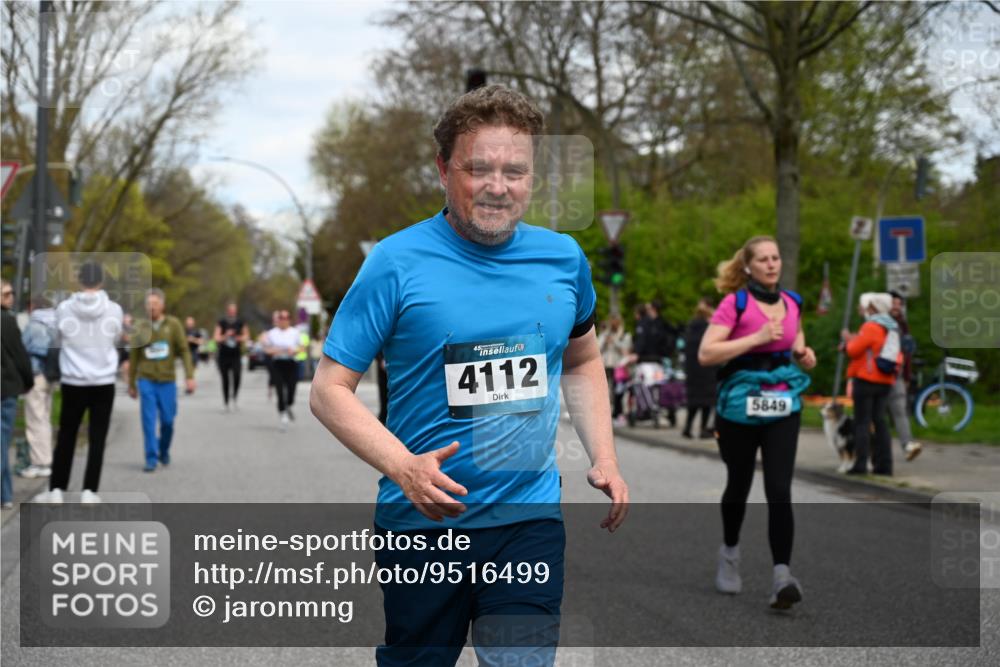 12.04.2026 - 45. Internationalen Wilhelmsburger Insellauf J. Mangold http://msf.ph/oto/9516499 12.04.2026 13:18:36 Ziel 3277, 3828, 4948, 5488, 5663, 4727, 5541, 4153, 3528, 3527, 4400, 4403, 4556, 4626, 2019, 3940, 3482, 3524, 2572, 3587, 4734, 3587, 4734, 2061, 4020, 5849, 4639, 3809, 4660, 5849, 4639, 3809, 4660, 2174, 5019, 4543, 4793, 5786, 4112 meine-sportfotos.de