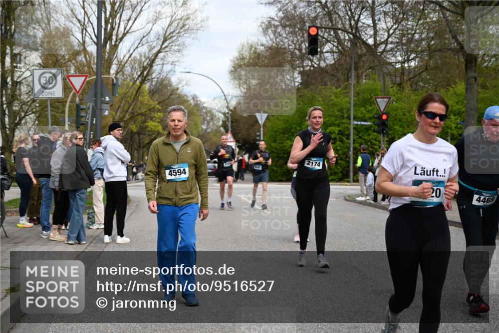12.04.2026 - 45. Internationalen Wilhelmsburger Insellauf J. Mangold http://msf.ph/oto/9516527 12.04.2026 13:18:42 Ziel 5663, 4727, 5541, 4153, 3528, 3527, 4400, 4403, 4556, 4626, 2019, 3940, 3482, 3524, 2572, 3587, 4734, 2061, 4020, 5849, 4639, 3809, 4660, 2174, 5019, 5019, 4543, 4793, 5786, 4112, 3071, 2027 meine-sportfotos.de
