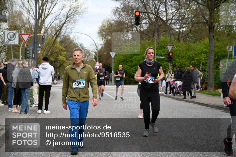 12.04.2026 - 45. Internationalen Wilhelmsburger Insellauf J. Mangold http://msf.ph/oto/9516535 12.04.2026 13:18:43 Ziel 4727, 5541, 4153, 3528, 3527, 4400, 4403, 4556, 4626, 2019, 3940, 3482, 3524, 2572, 3587, 4734, 2061, 4020, 5849, 4639, 3809, 4660, 2174, 5019, 4543, 4543, 4793, 5786, 4112, 3071, 2027 meine-sportfotos.de