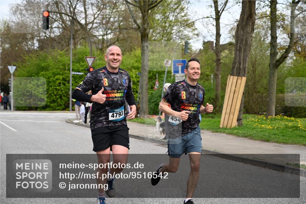 12.04.2026 - 45. Internationalen Wilhelmsburger Insellauf J. Mangold http://msf.ph/oto/9516542 12.04.2026 13:18:48 Ziel 4626, 2019, 3940, 3482, 3524, 2572, 3587, 4734, 2061, 4020, 5849, 4639, 3809, 4660, 5849, 4639, 3809, 4660, 2174, 5019, 4543, 4793, 5786, 4112, 3071, 2027, 5007, 4594 meine-sportfotos.de