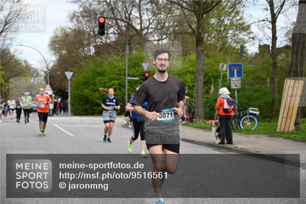 12.04.2026 - 45. Internationalen Wilhelmsburger Insellauf J. Mangold http://msf.ph/oto/9516561 12.04.2026 13:19:05 Ziel 2061, 4020, 5849, 4639, 3809, 4660, 2174, 5019, 4543, 4793, 5786, 4112, 3071, 2027, 5007, 4594, 4984, 3927, 3193, 4469, 5327, 3125, 4518, 5778, 2799, 4972, 3265 meine-sportfotos.de