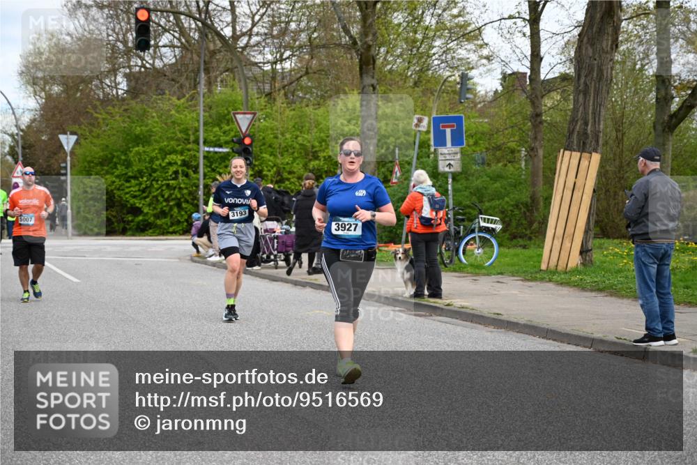12.04.2026 - 45. Internationalen Wilhelmsburger Insellauf J. Mangold http://msf.ph/oto/9516569 12.04.2026 13:19:07 Ziel 4020, 5849, 4639, 3809, 4660, 2174, 5019, 4543, 4793, 5786, 4112, 3071, 2027, 5007, 4594, 4984, 3927, 3193, 4469, 5327, 3125, 4518, 4518, 5778, 2799, 4972, 3265 meine-sportfotos.de