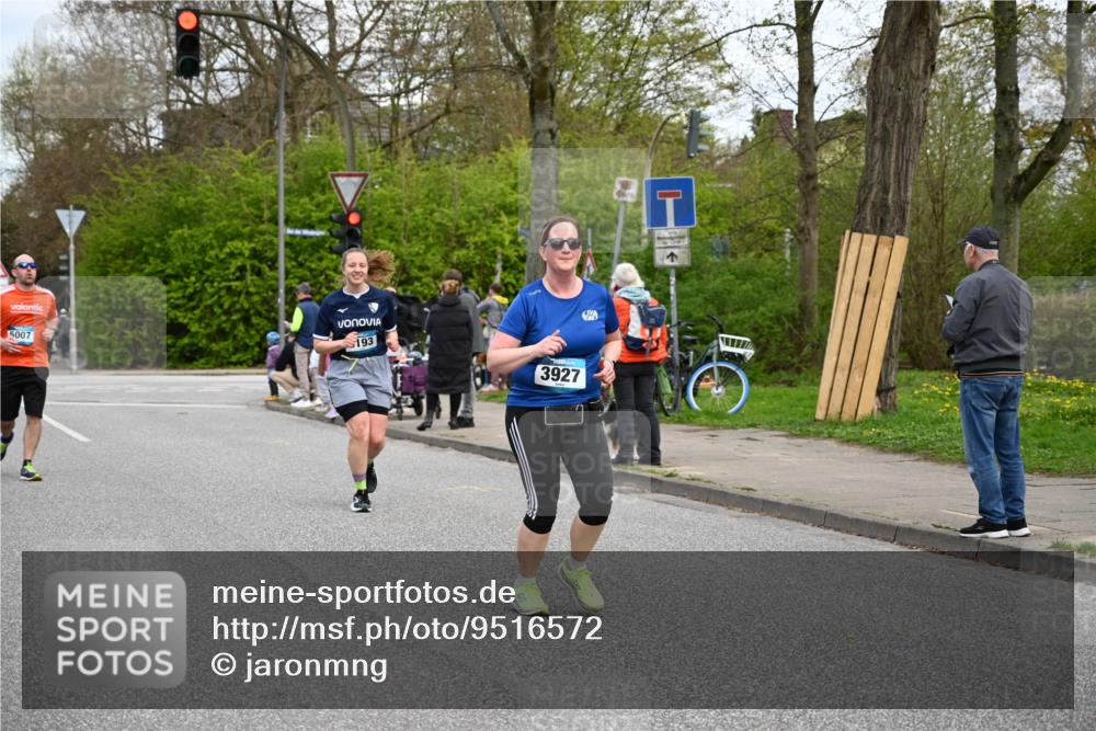 12.04.2026 - 45. Internationalen Wilhelmsburger Insellauf J. Mangold http://msf.ph/oto/9516572 12.04.2026 13:19:07 Ziel 4020, 5849, 4639, 3809, 4660, 2174, 5019, 4543, 4793, 5786, 4112, 3071, 2027, 5007, 4594, 4984, 3927, 3193, 4469, 5327, 3125, 4518, 4518, 5778, 2799, 4972, 3265 meine-sportfotos.de